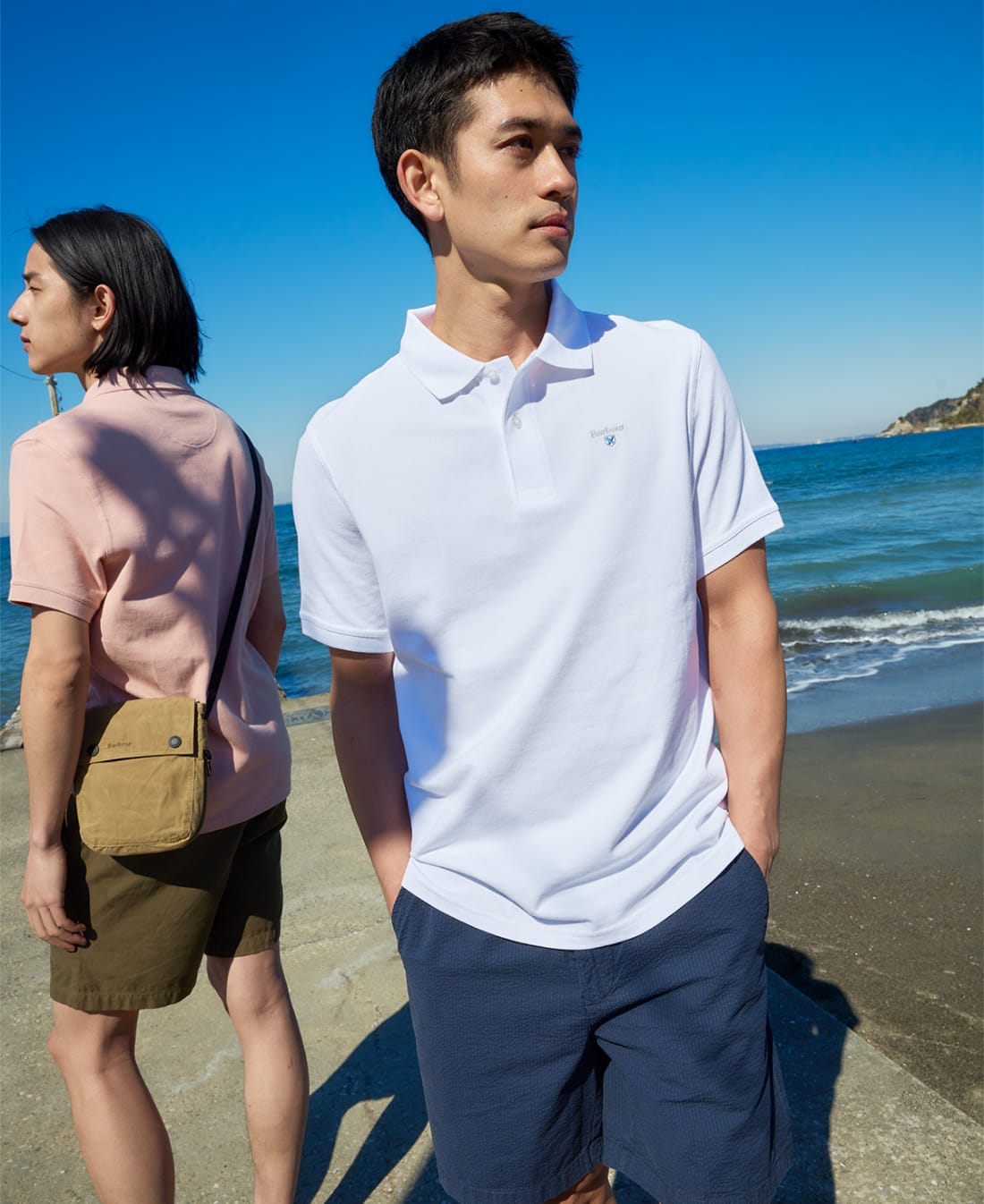 Hexham Polo Shirtsを着た男女2人