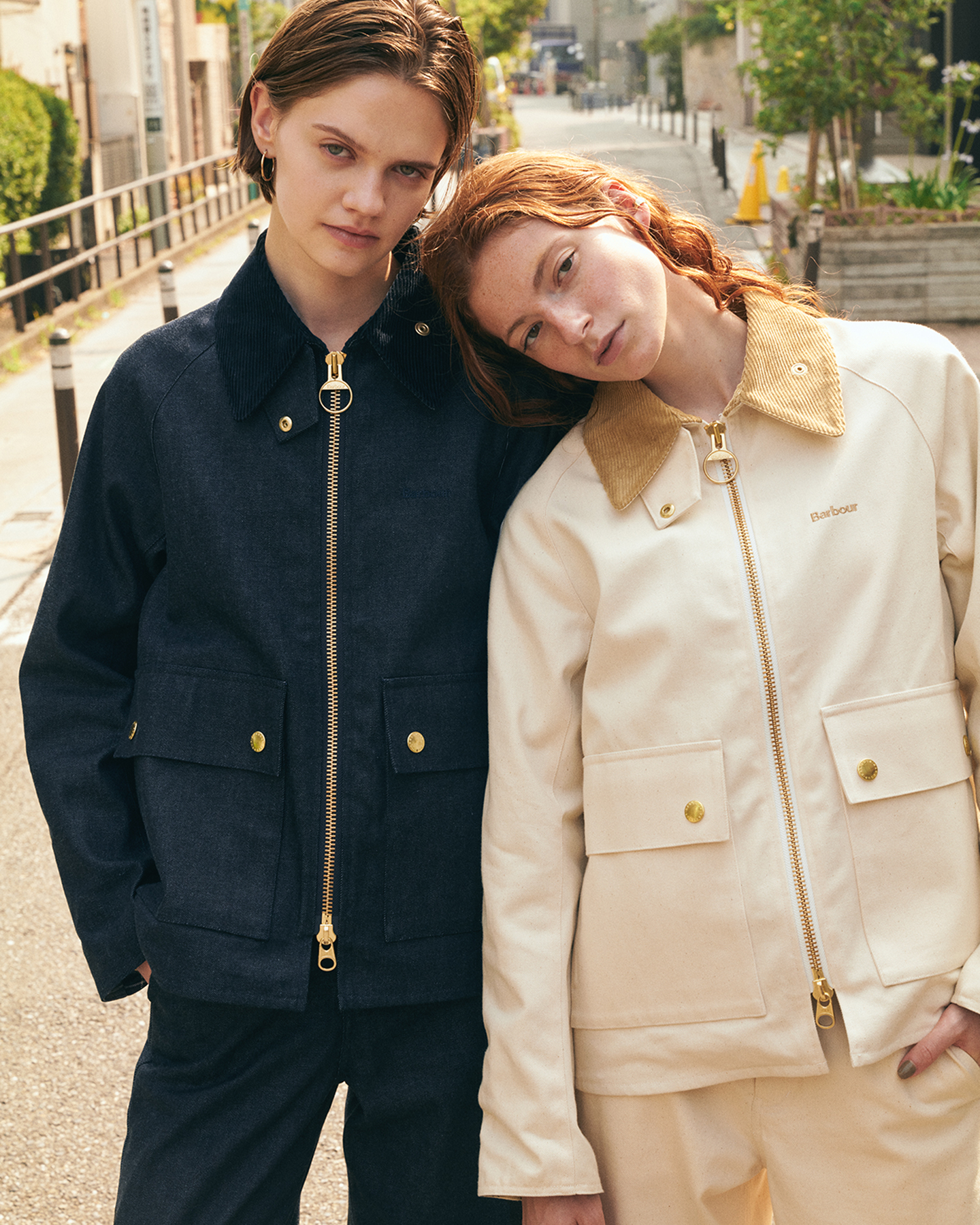 Crawley Denim Jacket (JAPAN LIMITED)&Denim Wide Pants (JAPAN LIMITED)を着用した男性