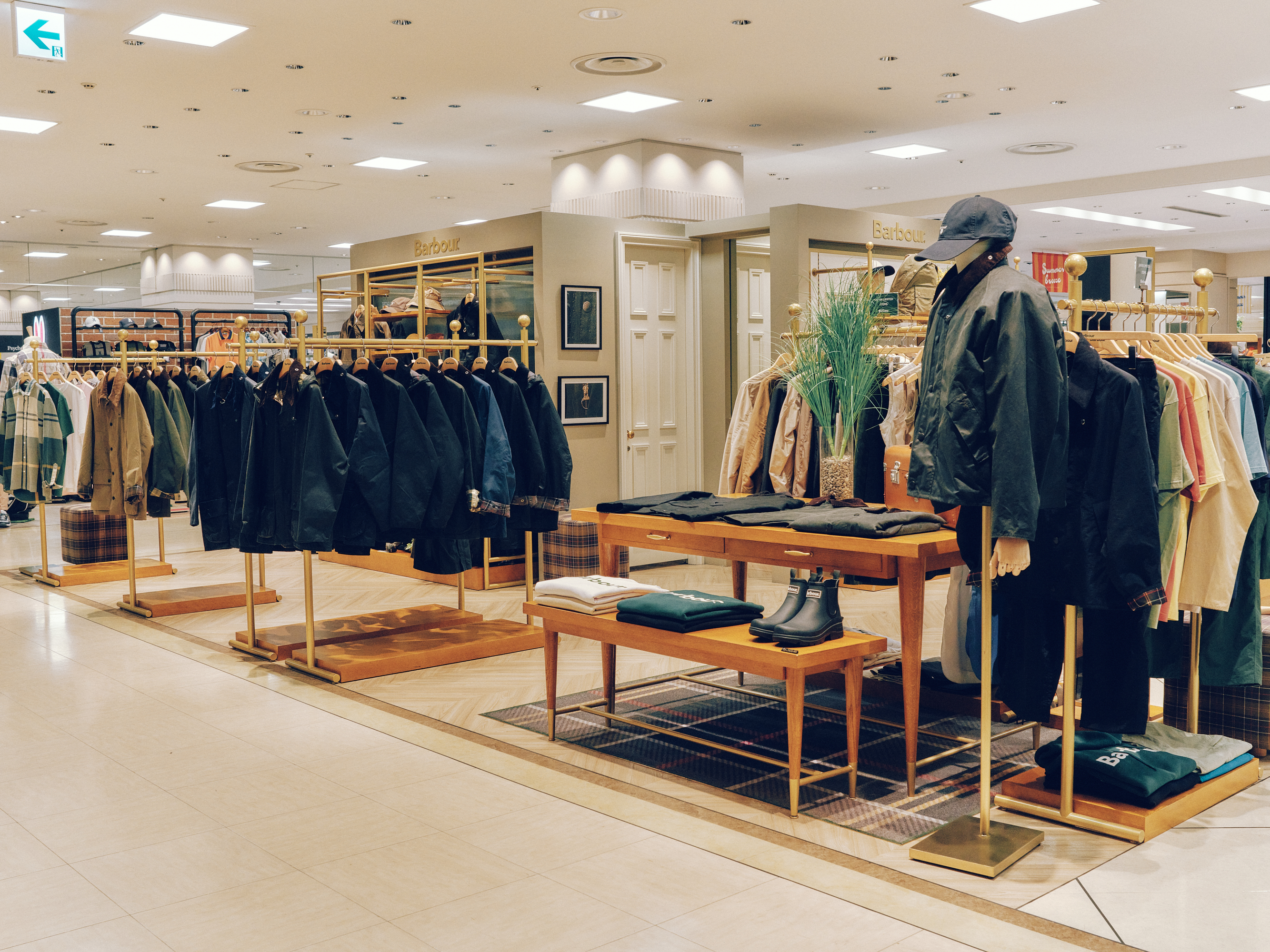 バブアー大丸札幌店のお店の様子