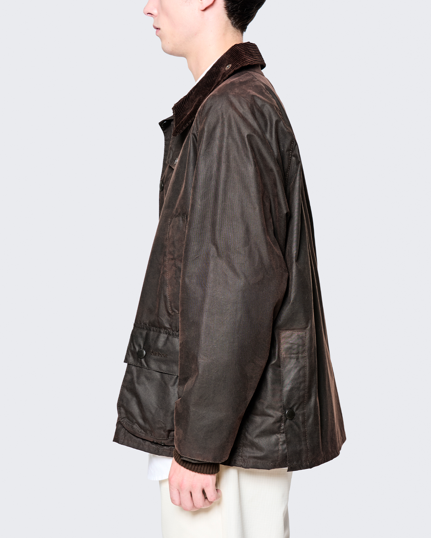 Regular fit Bedaleを着用した男性