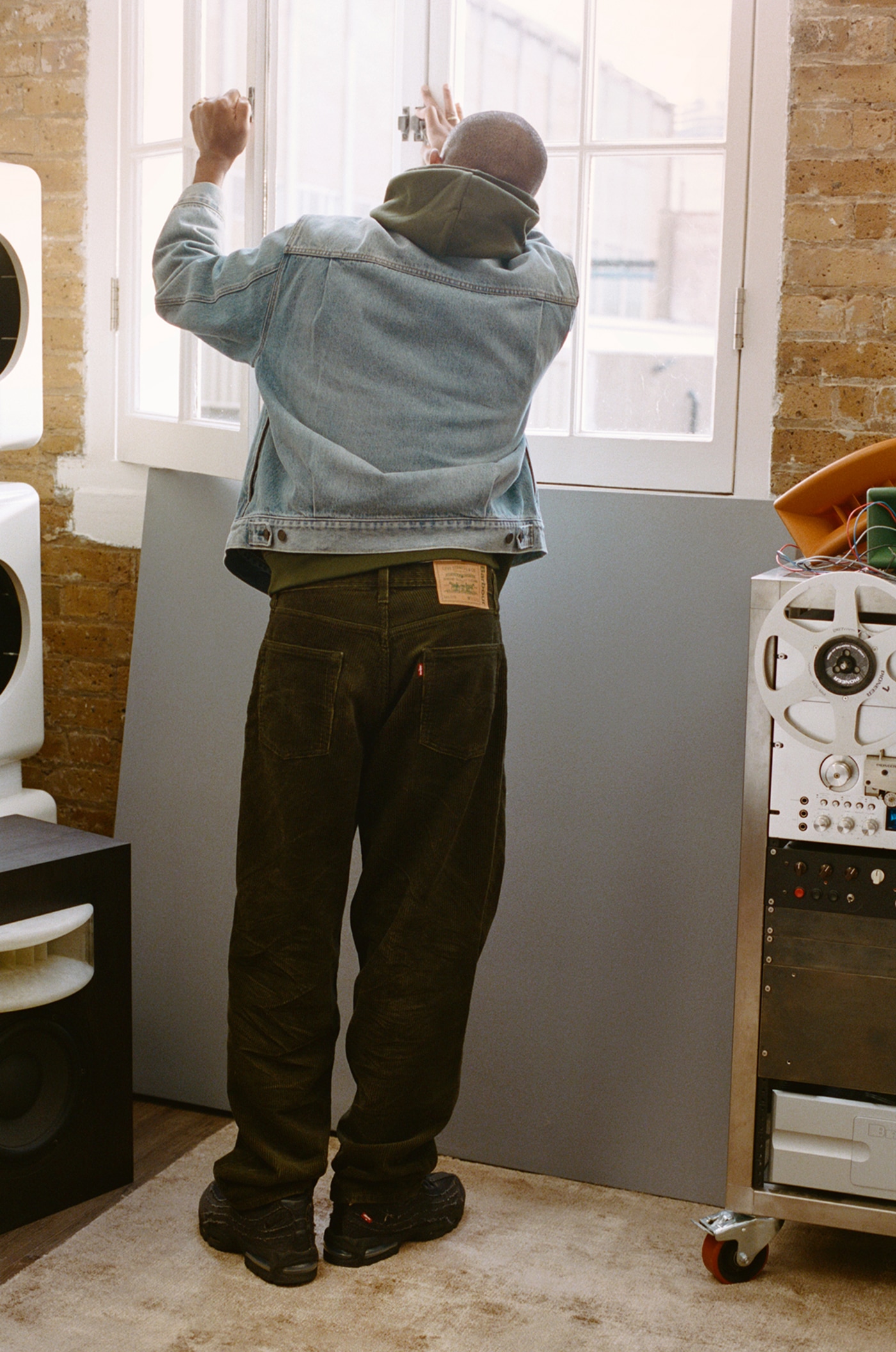 Levi’s® Type2 Denim JacketとLevi’s® 578 Pleatedの着用例