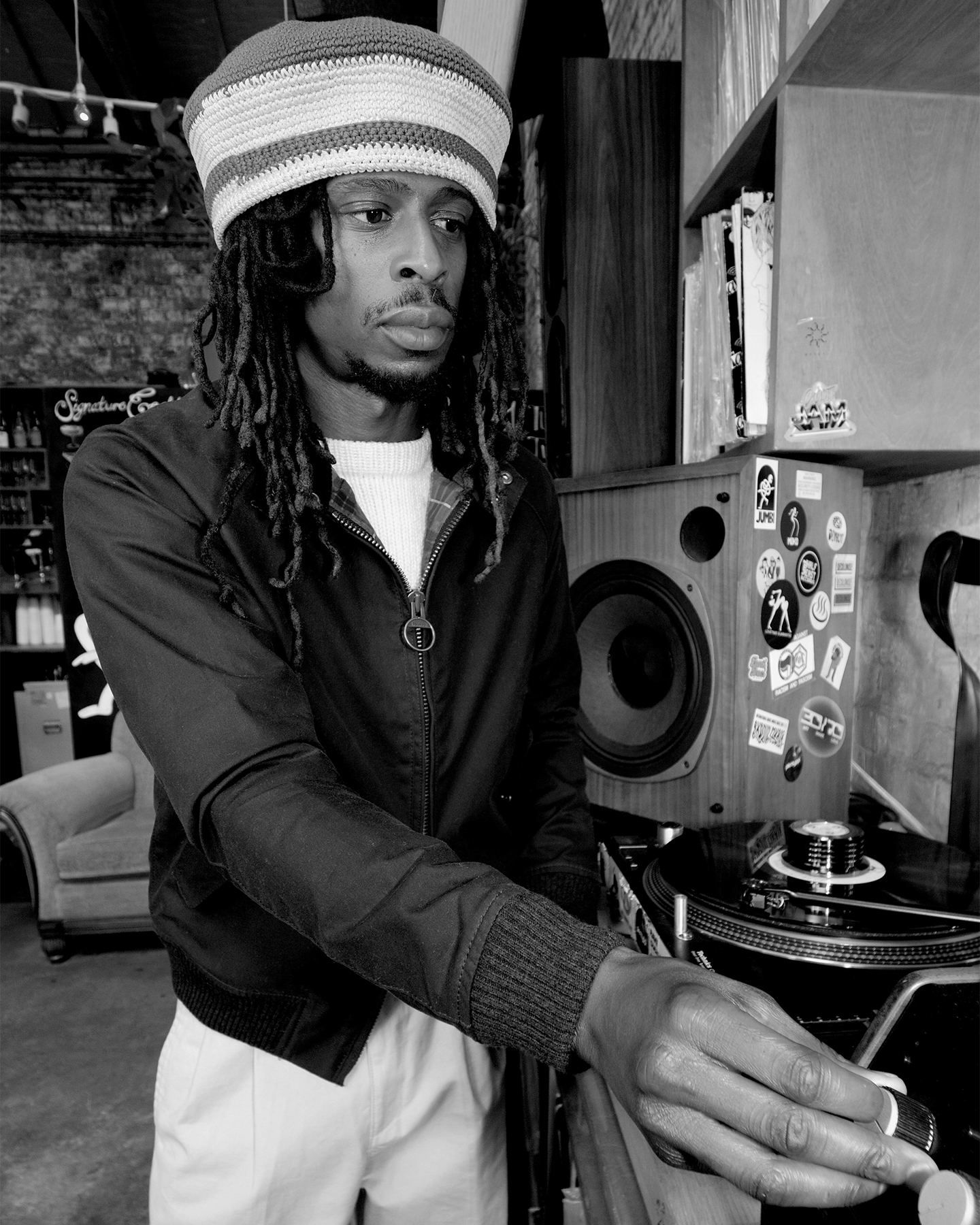 Baracuta Porton Wax Jacketを着用した男性