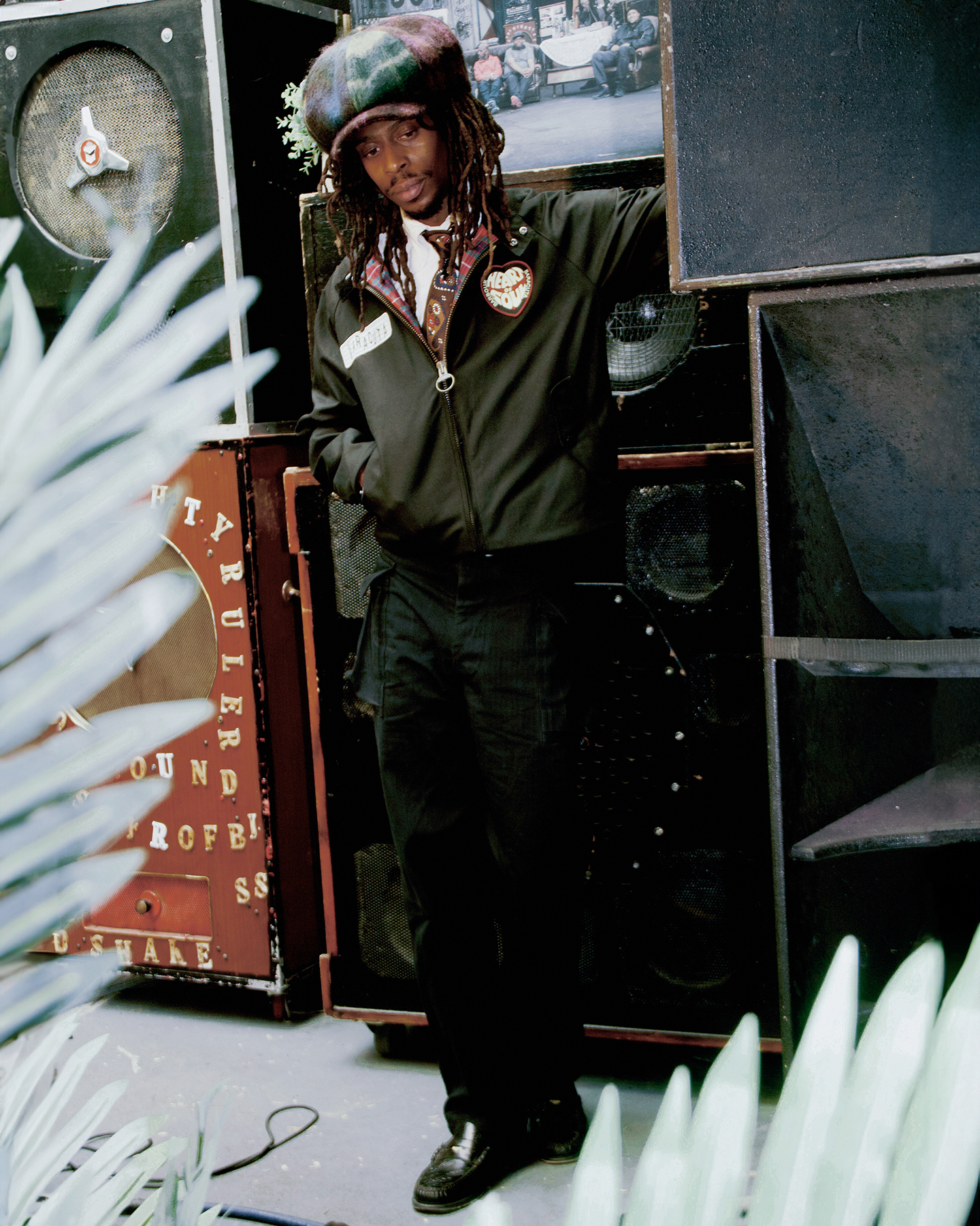 Baracuta Badge Porton Wax Jacketを着用した男性