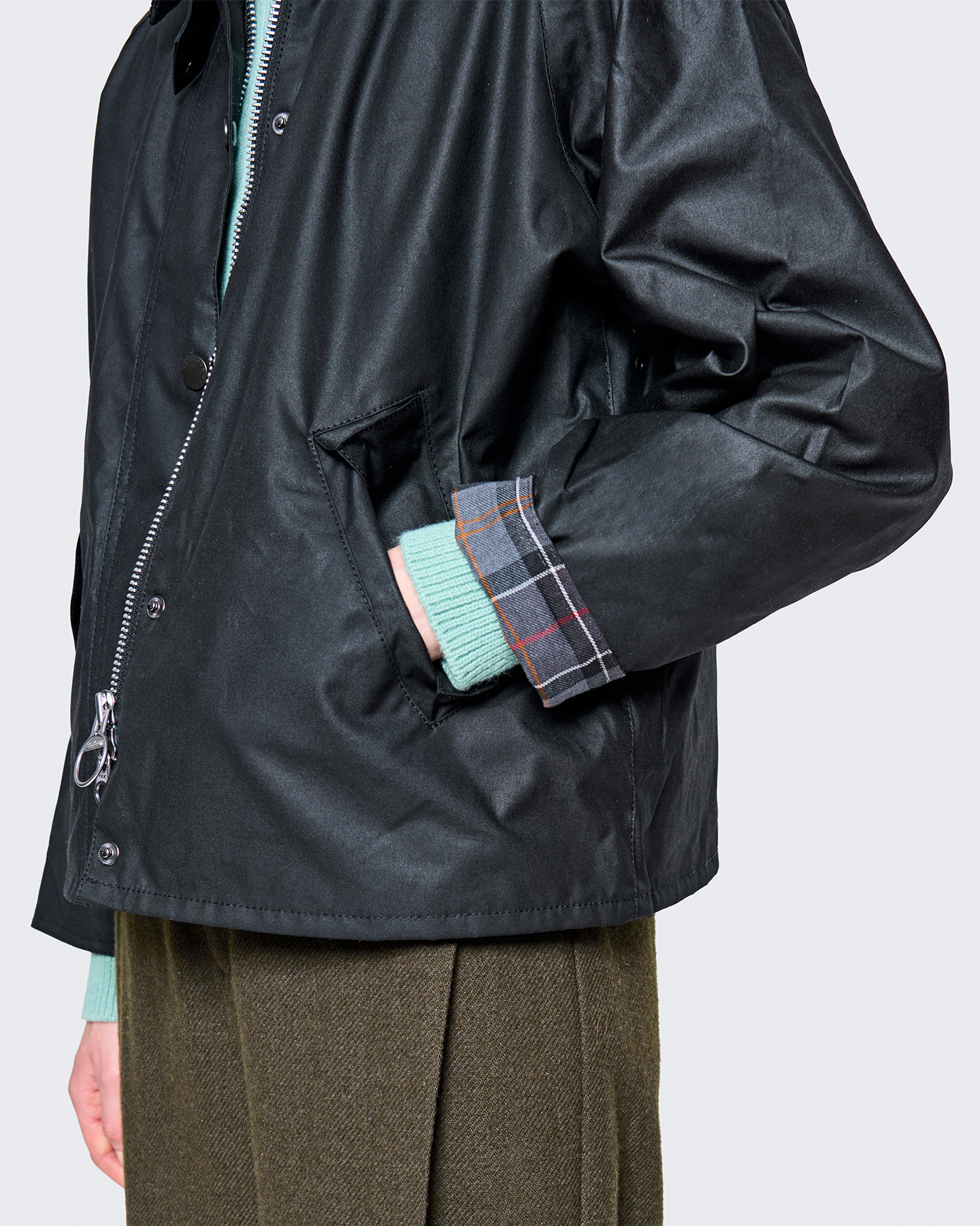 transportを着用した女性