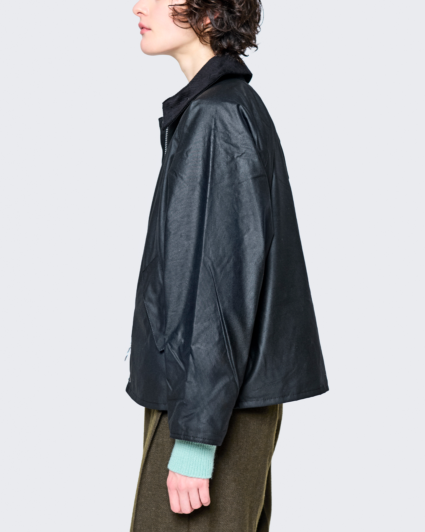 transportを着用した女性