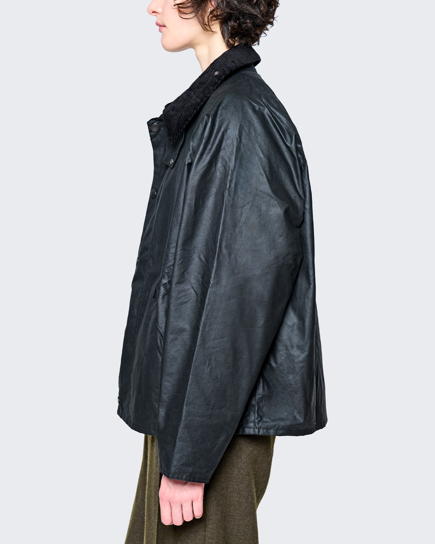 transportを着用した女性