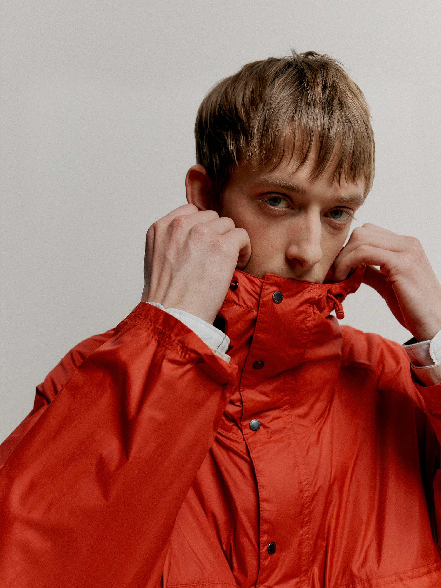 Barbour x Kaptain Sunshine - Endurance Casual Jacketを着用した男性