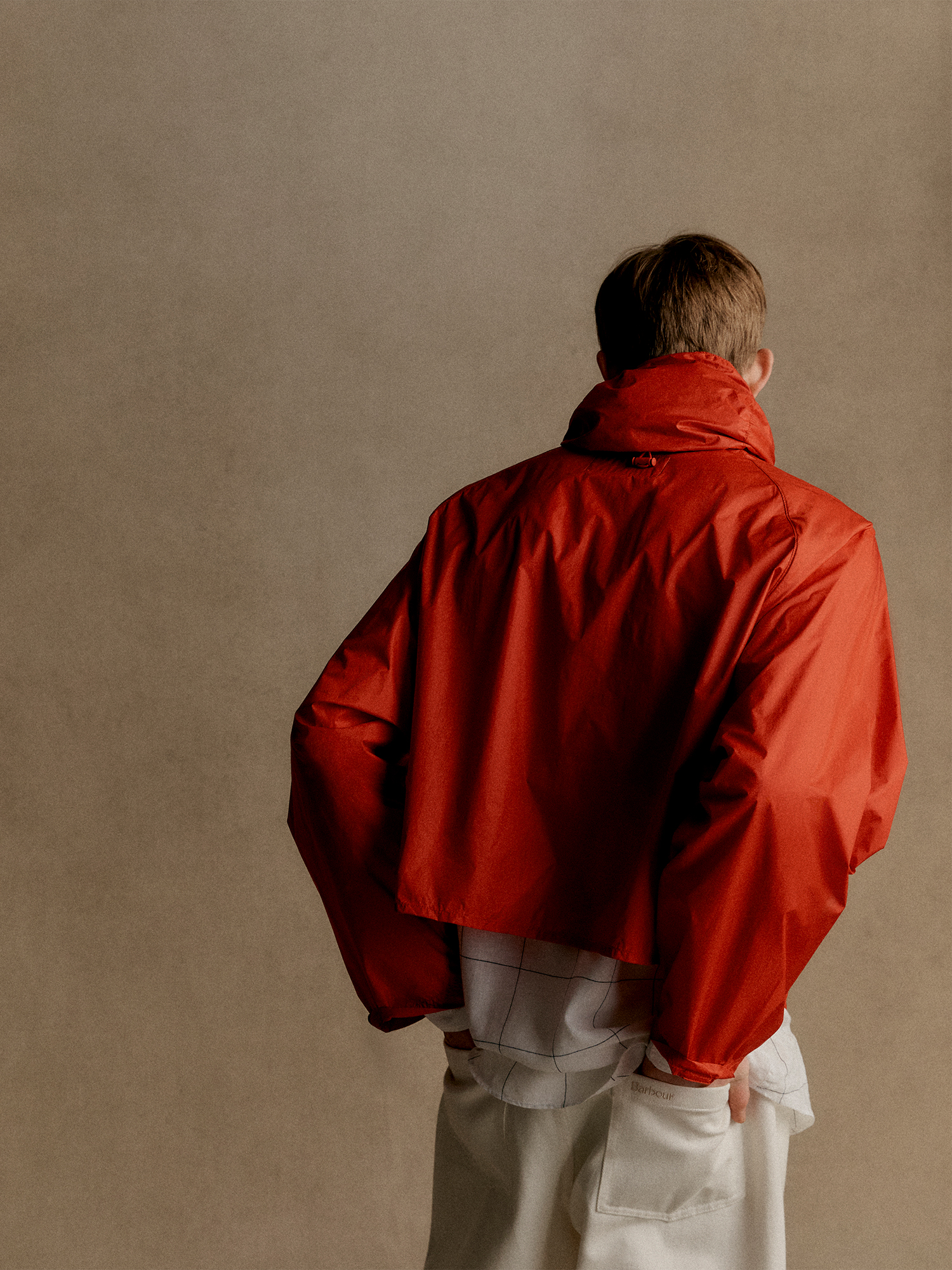 Barbour x Kaptain Sunshine - Endurance Casual Jacketを着用した男性