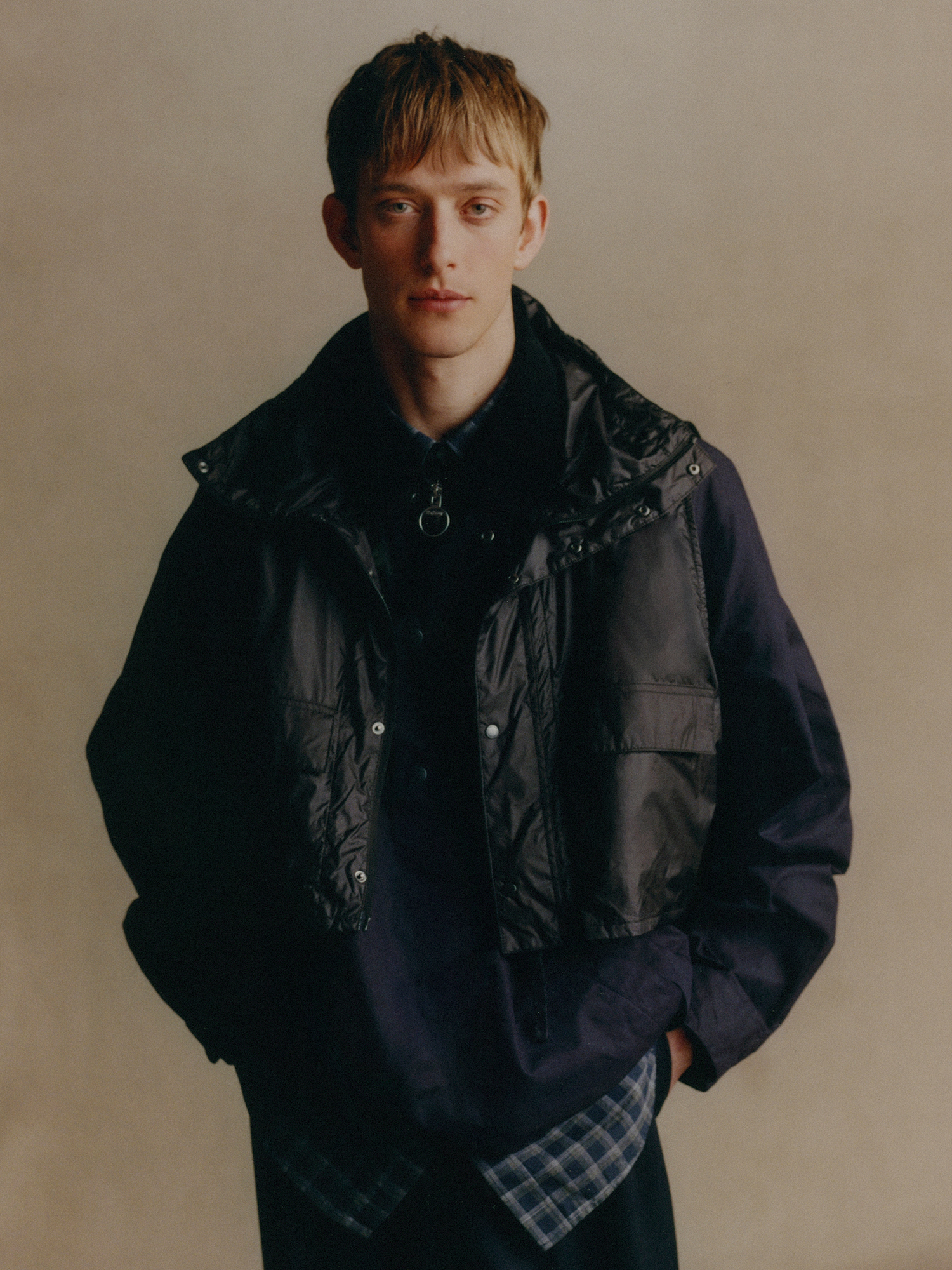 Barbour x Kaptain Sunshine - Endurance Casual Jacketを着用した男性