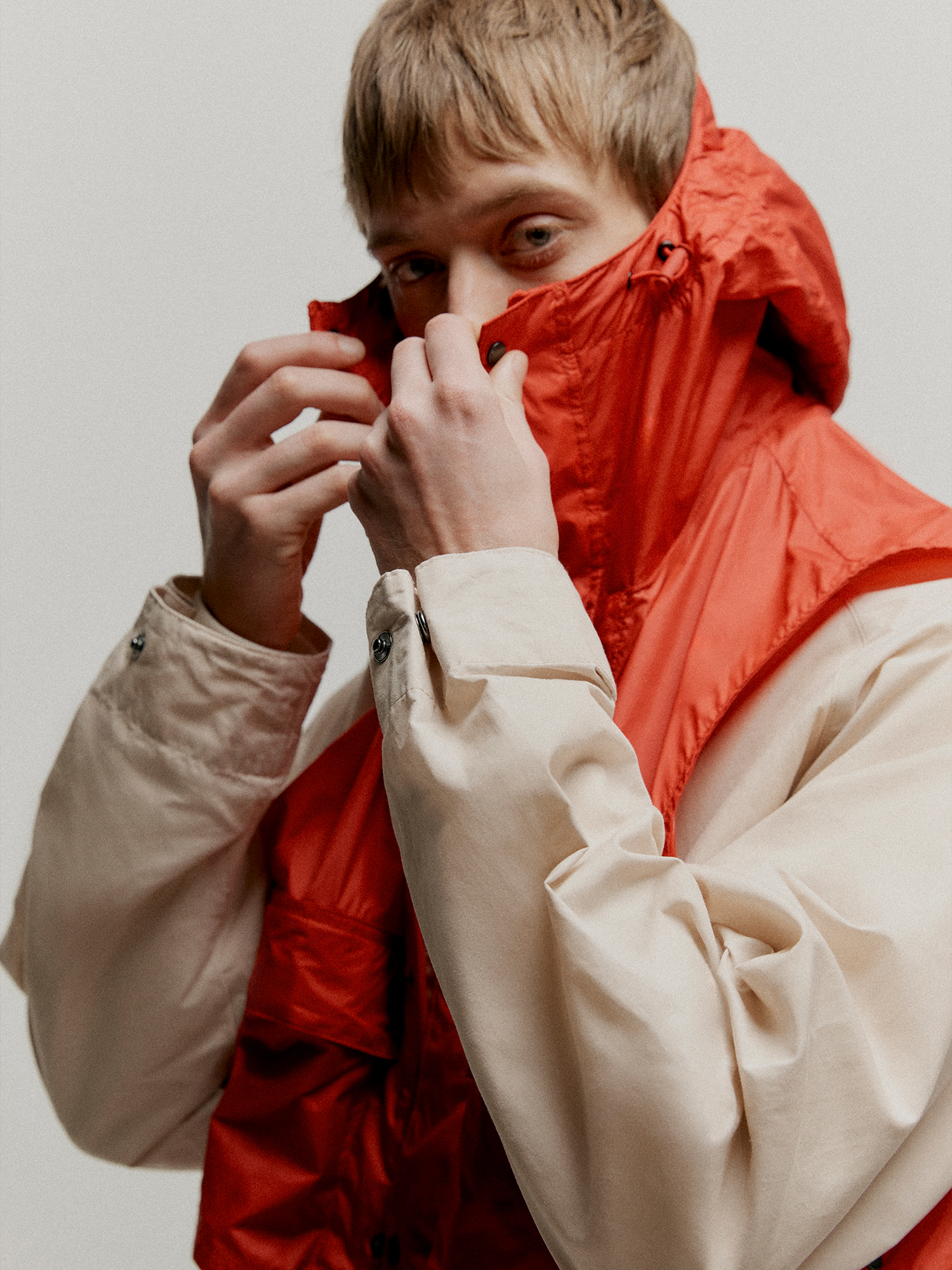 Barbour x Kaptain Sunshine - Endurance Casual Jacketを着用した男性