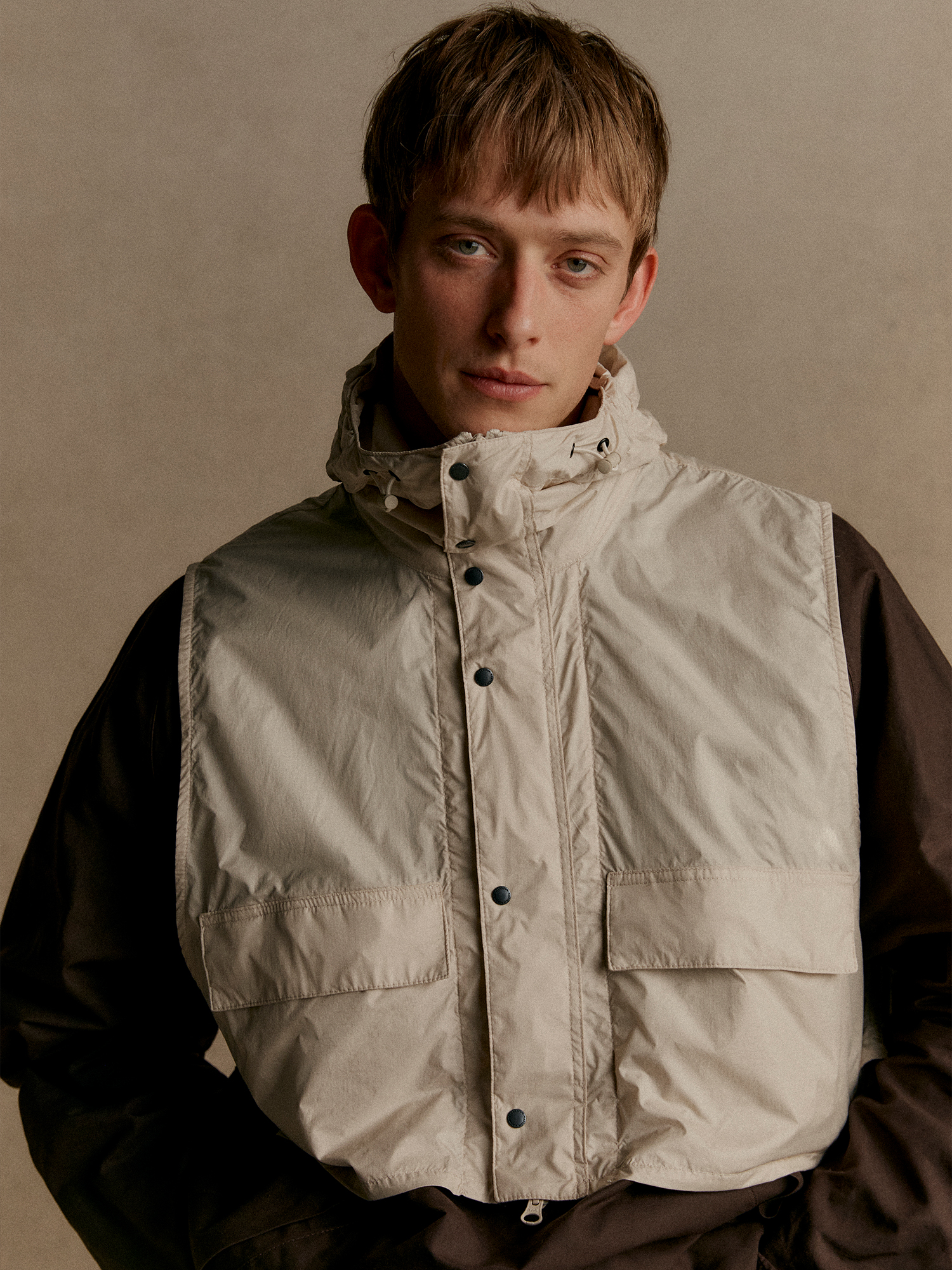 Barbour x Kaptain Sunshine - Endurance Casual Jacketを着用した男性