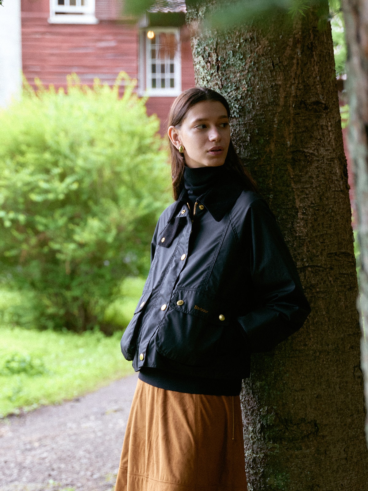 JACKET Cropped Beadnell Jacket / SKIRT Rothley Midi Skirt