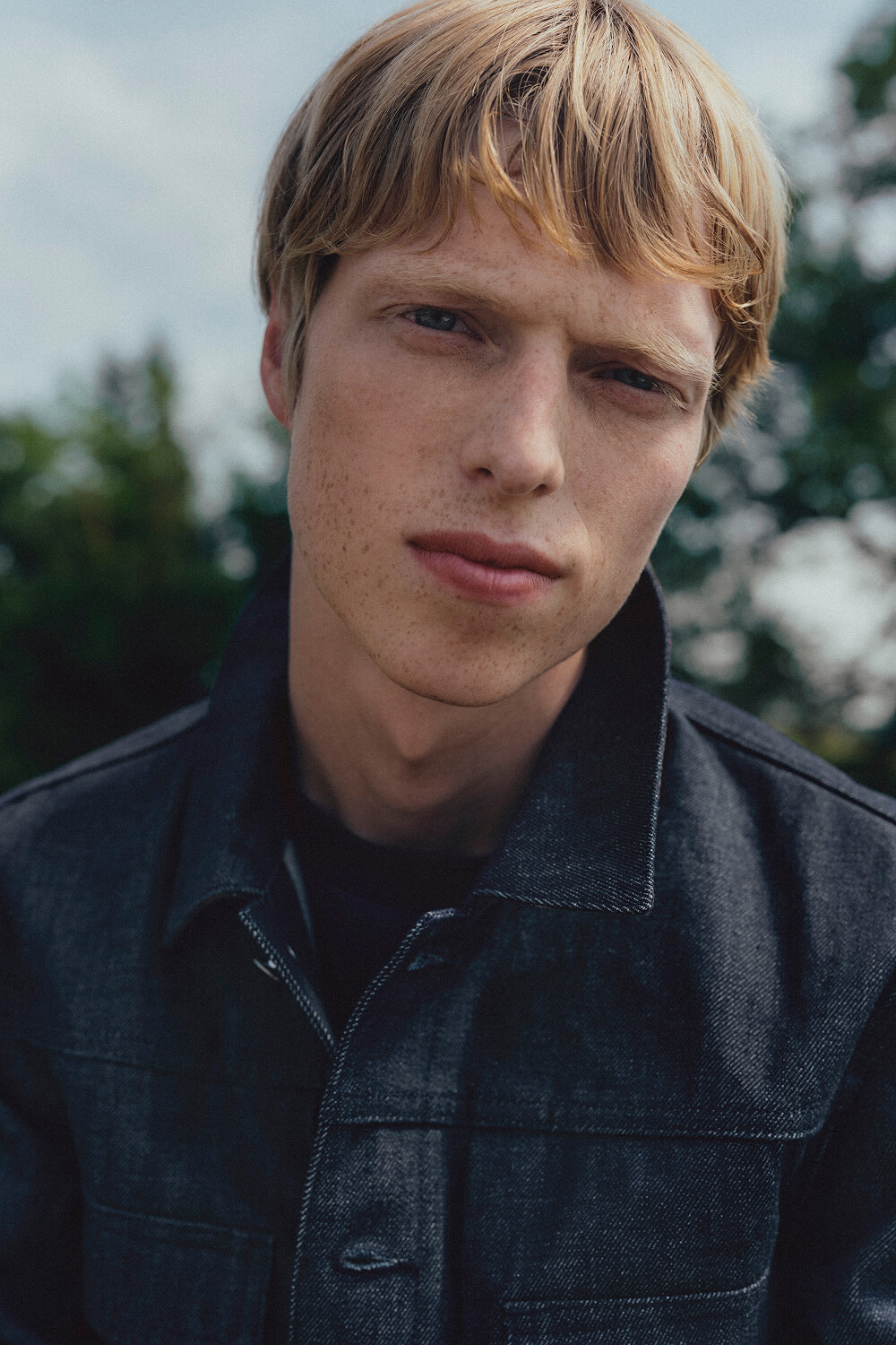 Trucker Denim を着用したルック