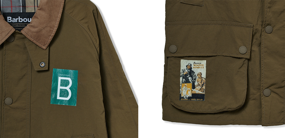Barbourのカーキ色ジャケットのディテール。左側には胸元の緑色の「B」ロゴ、右側にはポケットに施されたクラシックなイラストパッチ